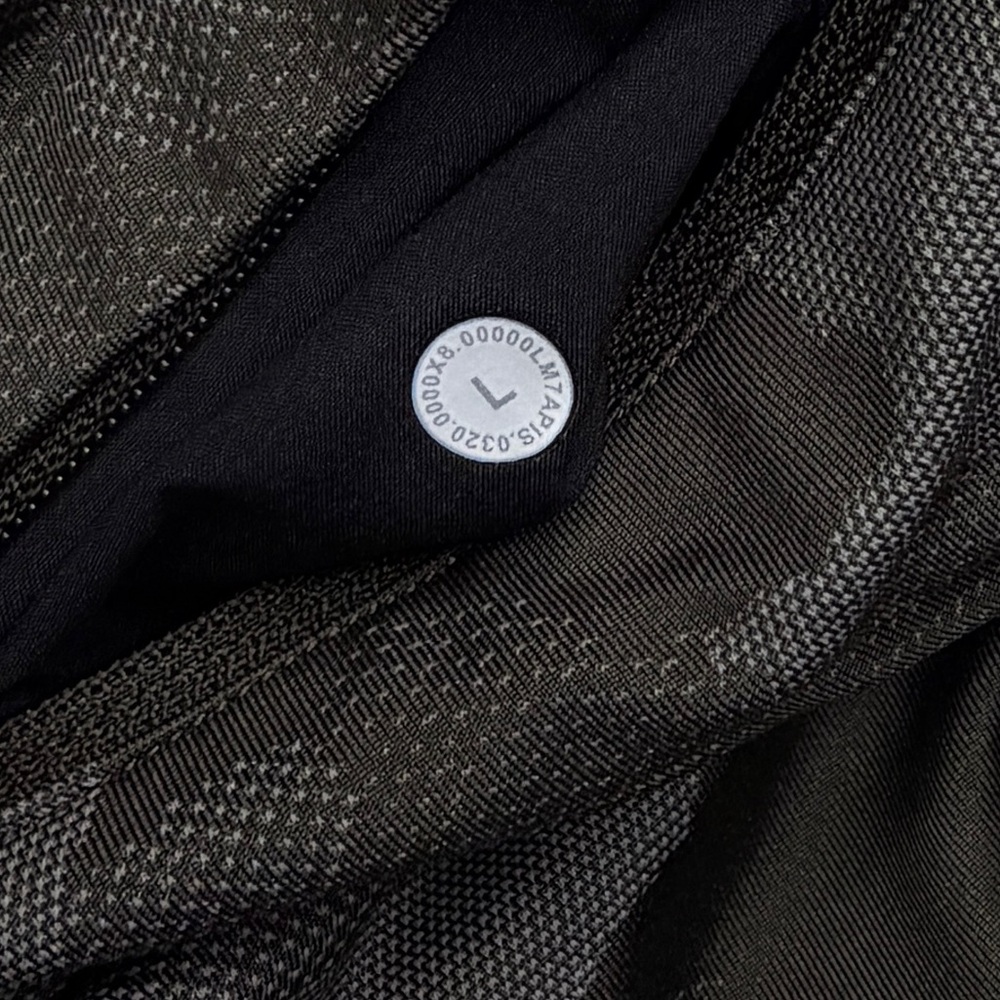 Lululemon T.H.E. Short 7" Mesh *Linerless •Variegated Mesh Camo Max Dark Olive - Picture 14 of 15